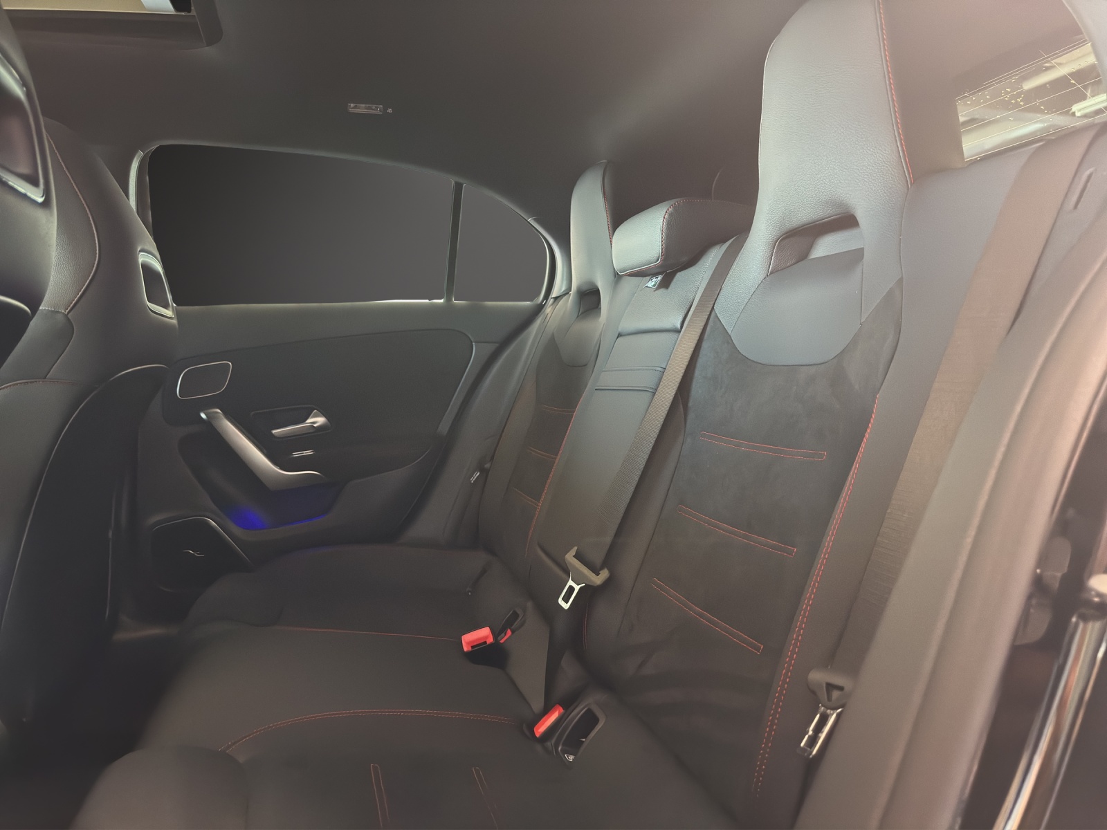 MERCEDES-BENZ A 200 Night Star 7G-DCT-image-11