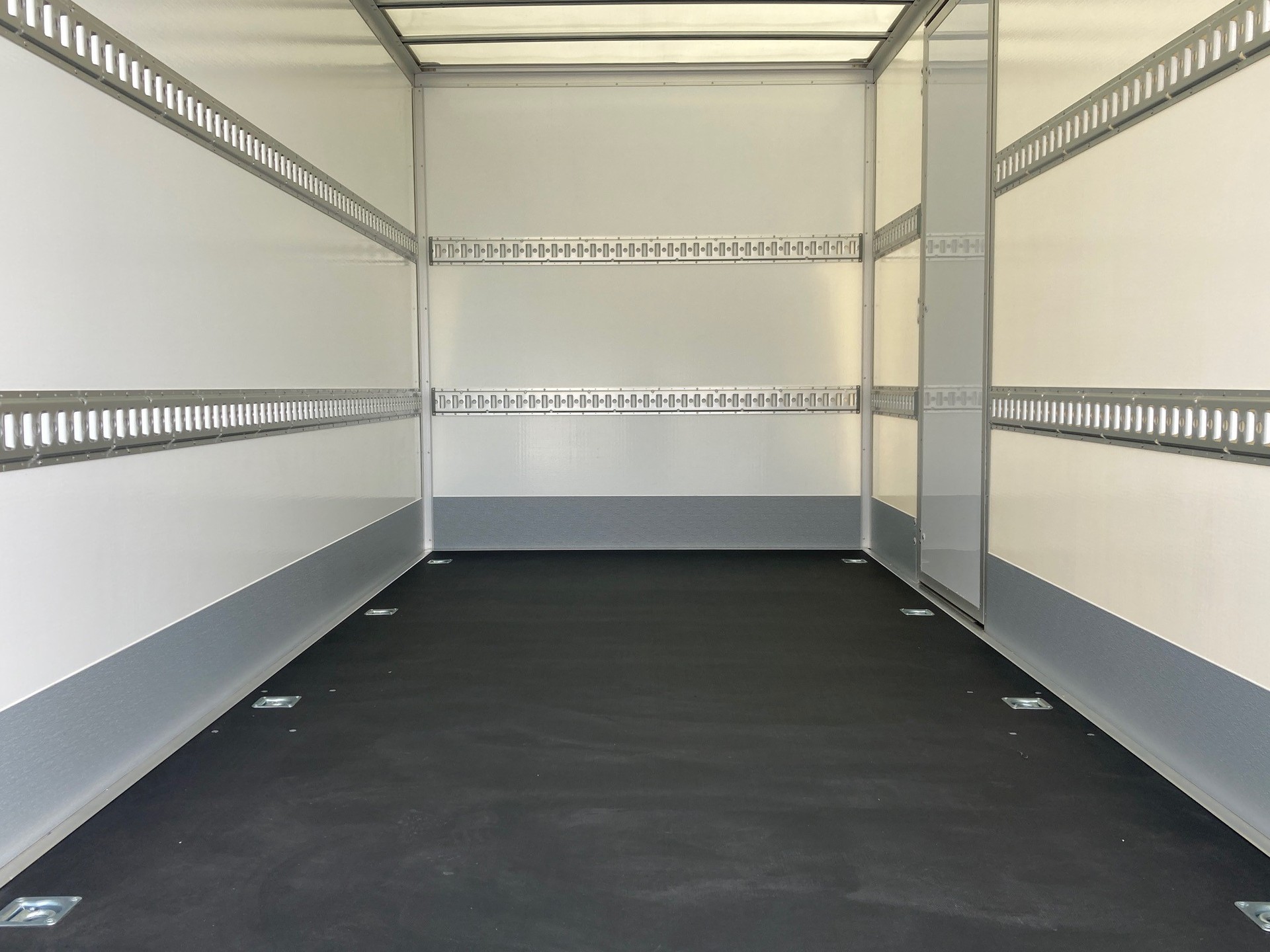 VW Crafter 35 2.0 BiTDI L4 HD A-image-11
