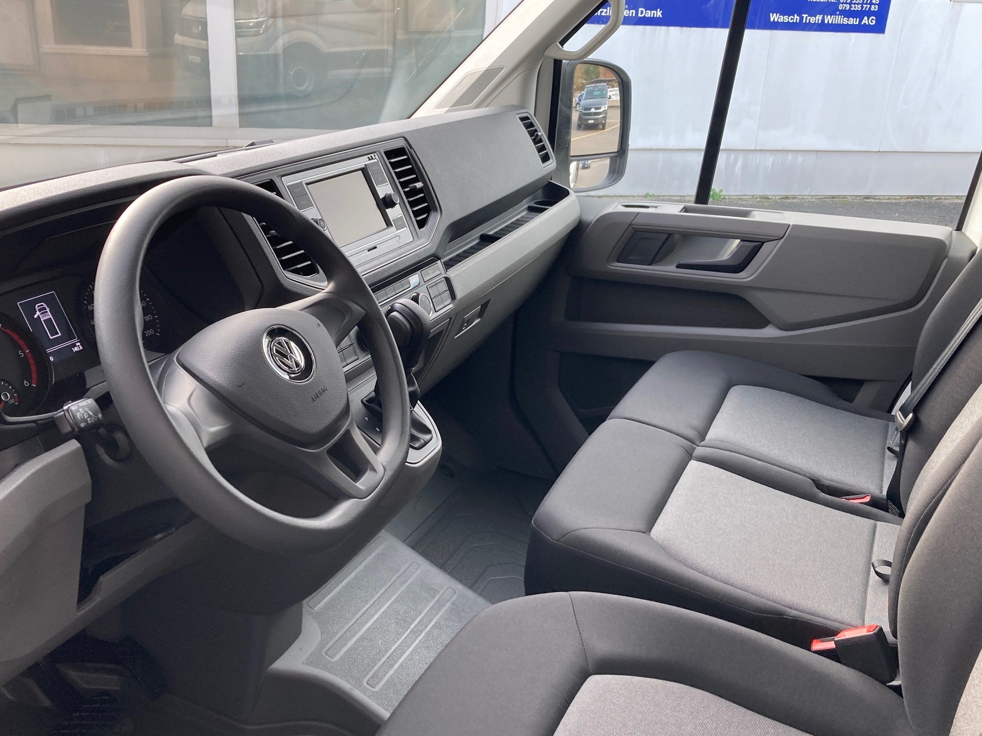 VW Crafter 35 2.0 BiTDI L4 HD A-image-5