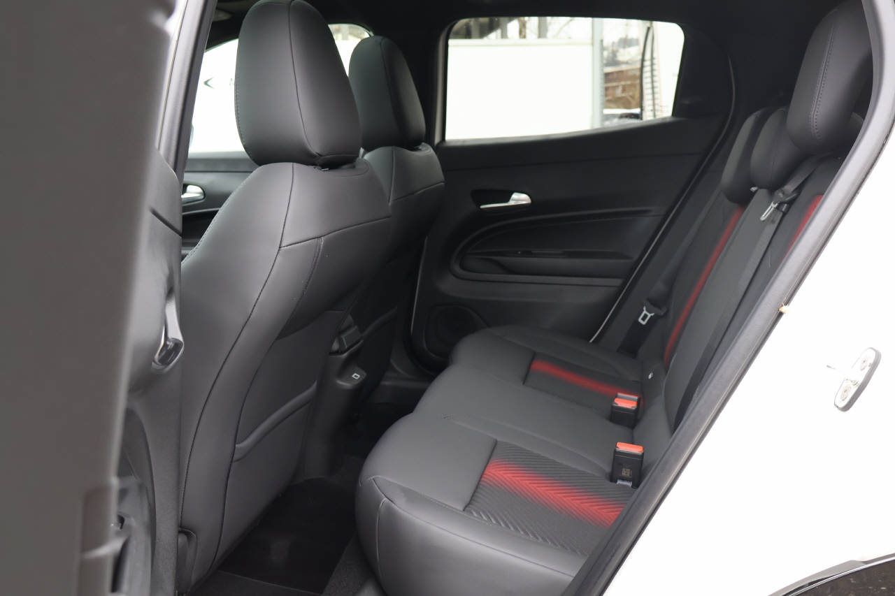 ALFA ROMEO Junior 1.2 Ibrida Q4-image-15
