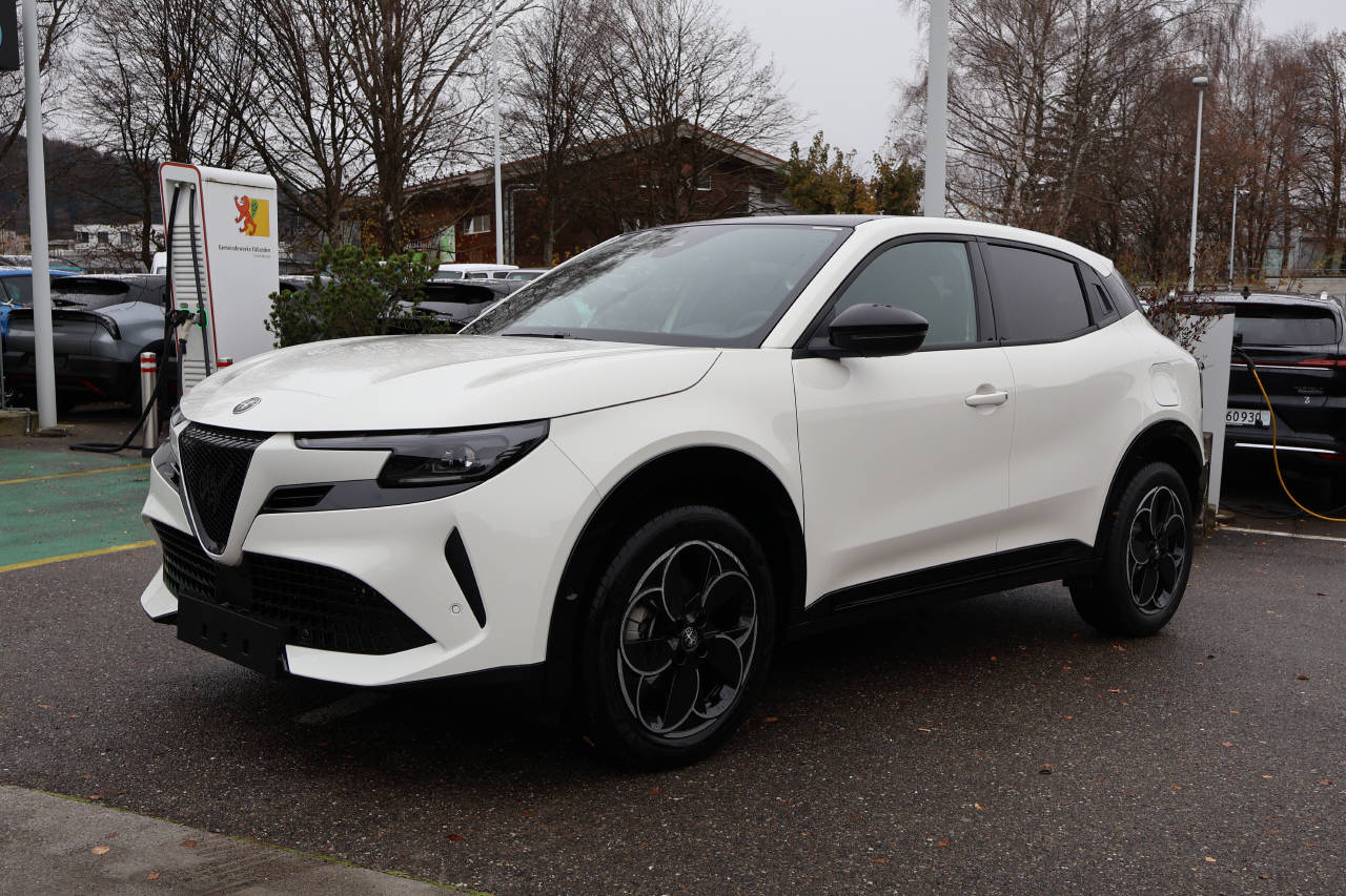 ALFA ROMEO Junior 1.2 Ibrida Q4-image-6