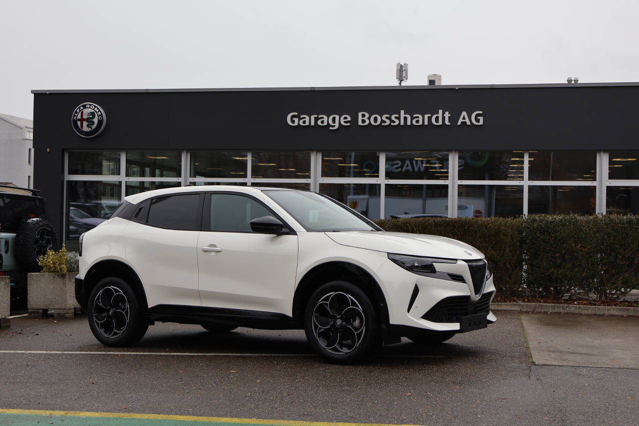 ALFA ROMEO Junior 1.2 Ibrida Q4-image-0