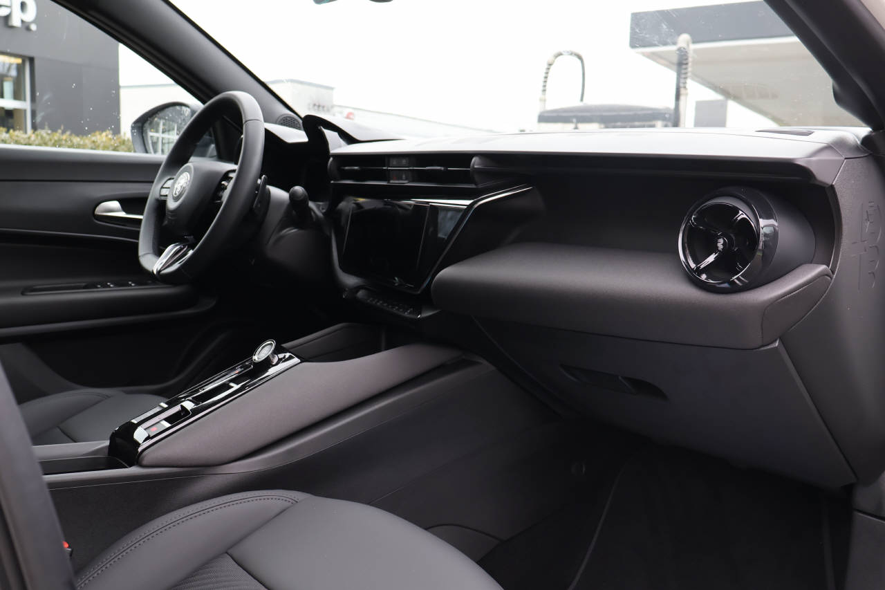 ALFA ROMEO Junior 1.2 Ibrida Q4-image-14
