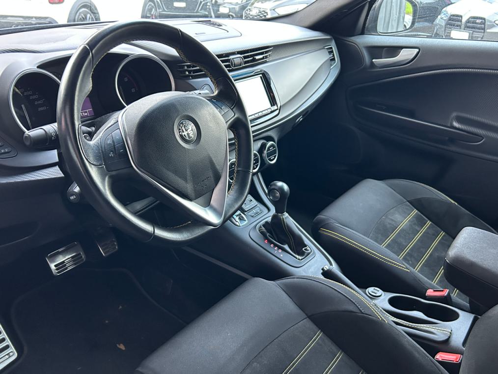 ALFA ROMEO Giulietta 2.0 JTDM Veloce TCT-showroom-element-3