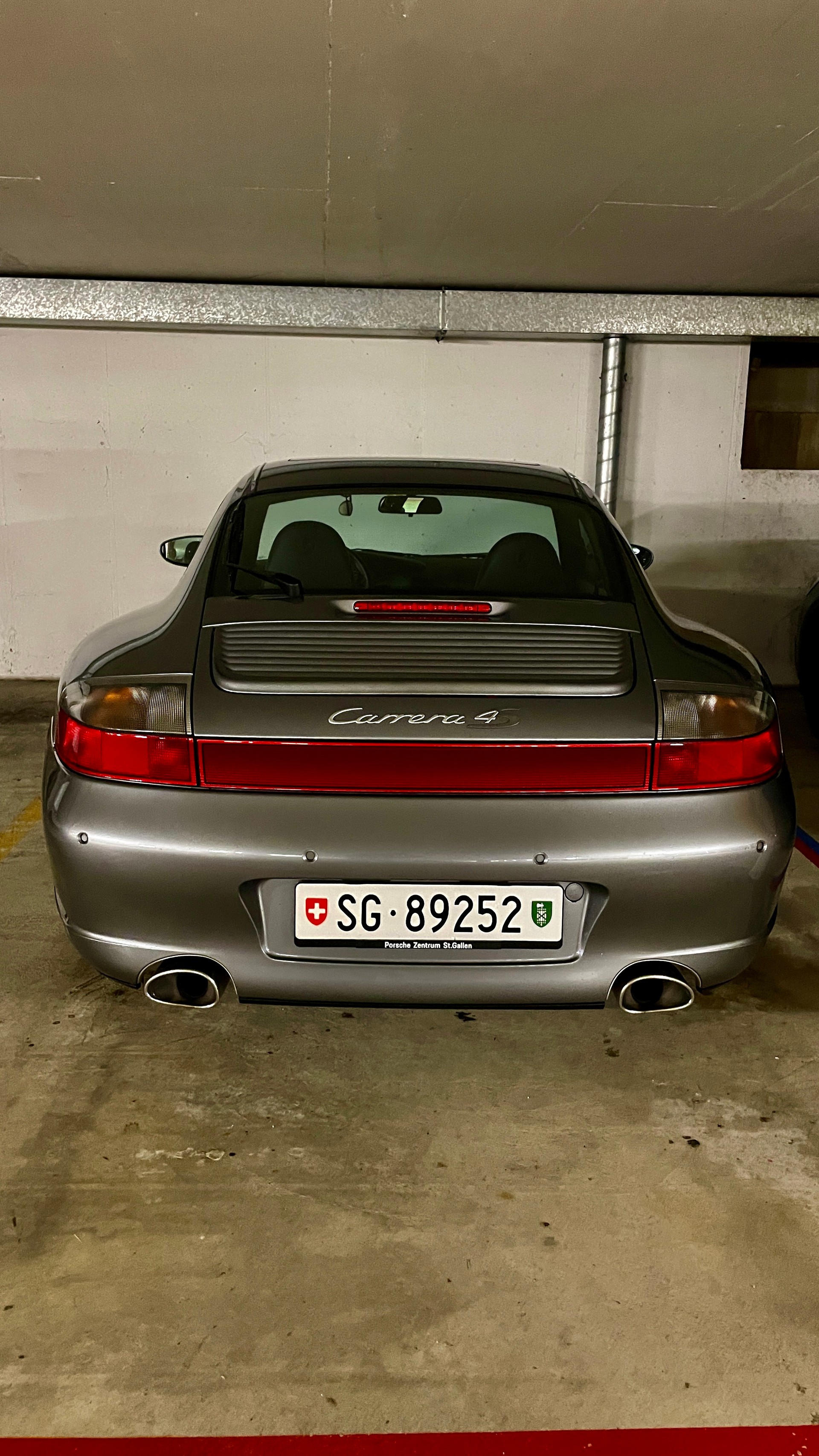 PORSCHE 911 Carrera 4S-image-6