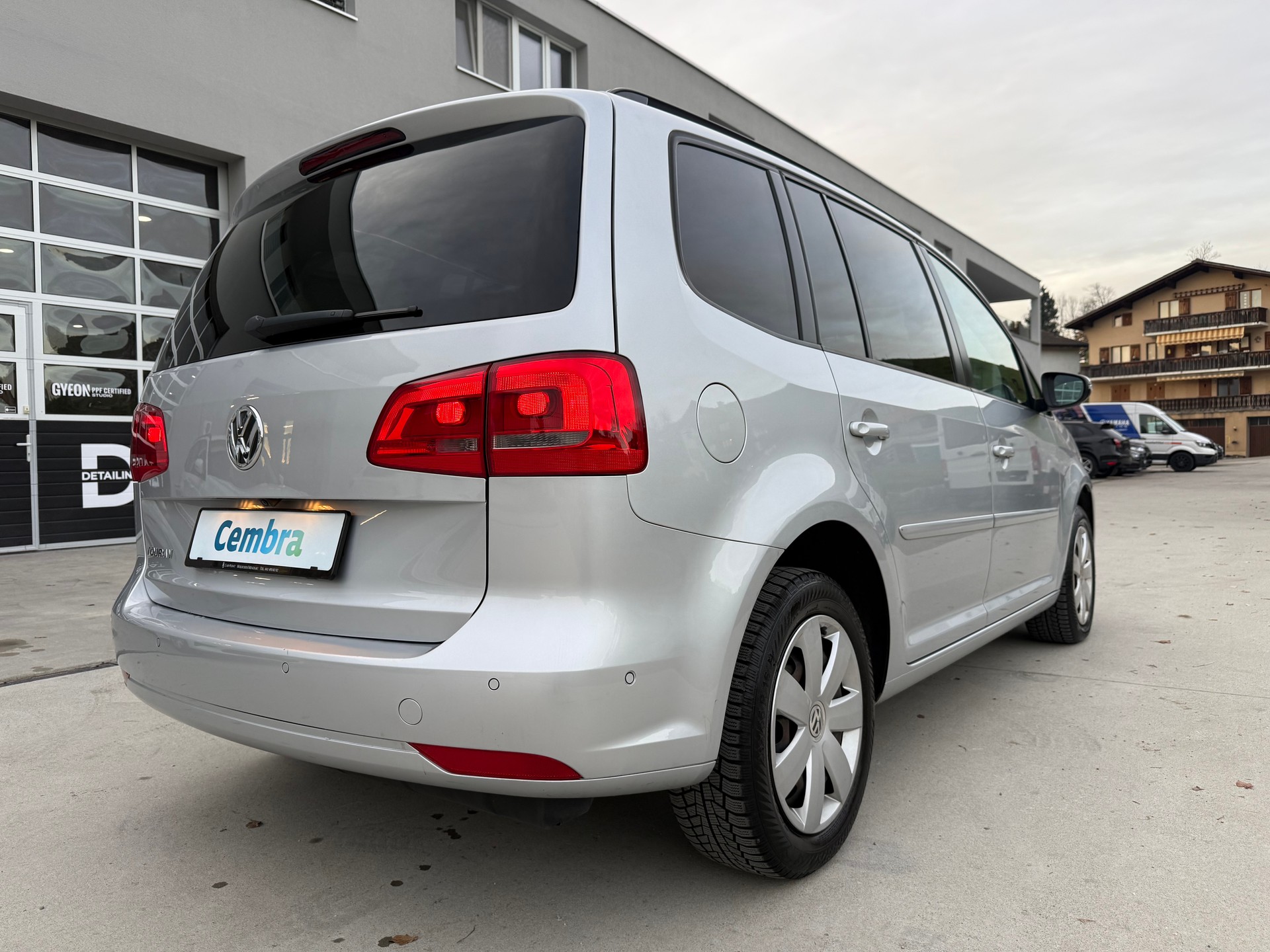 VW Touran 1.4 TSI EcoFuel Trendline DSG-image-4
