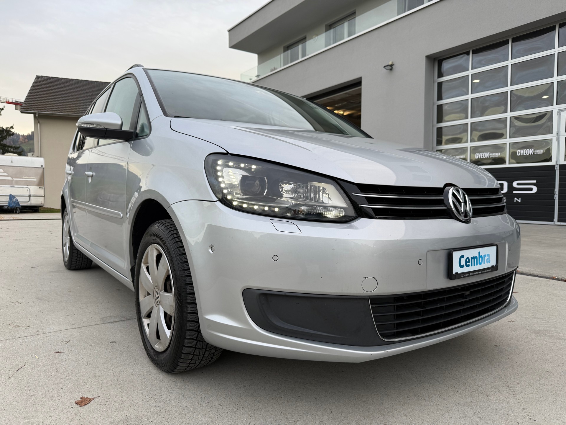 VW Touran 1.4 TSI EcoFuel Trendline DSG-image-6