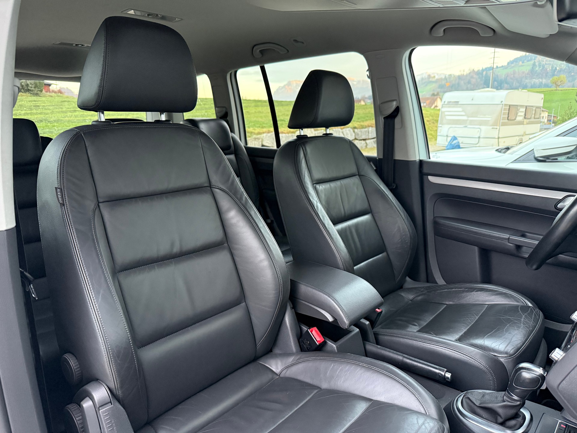 VW Touran 1.4 TSI EcoFuel Trendline DSG-image-14