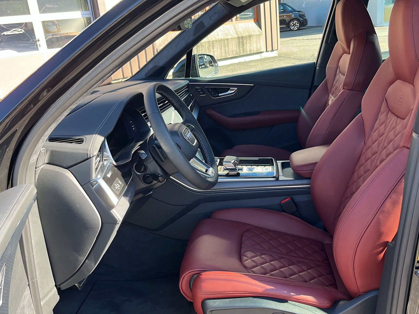 AUDI SQ7 SUV 4.0 V8 TFSI quattro T-Tronic-image-14