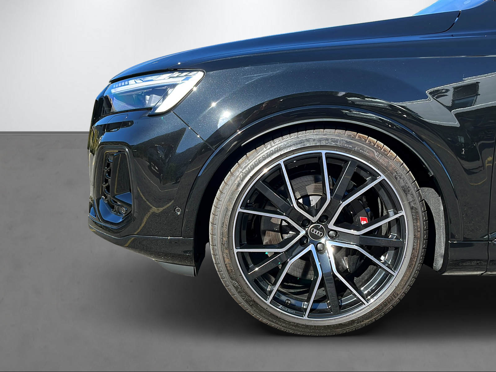 AUDI SQ7 SUV 4.0 V8 TFSI quattro T-Tronic-image-4