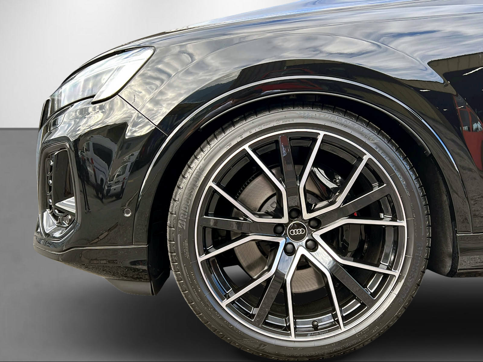 AUDI SQ7 SUV 4.0 V8 TFSI quattro T-Tronic-image-6