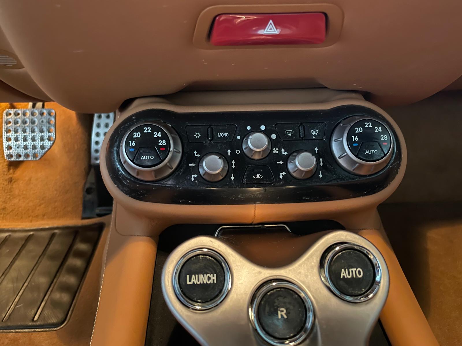 FERRARI California 4.3 V8-image-13