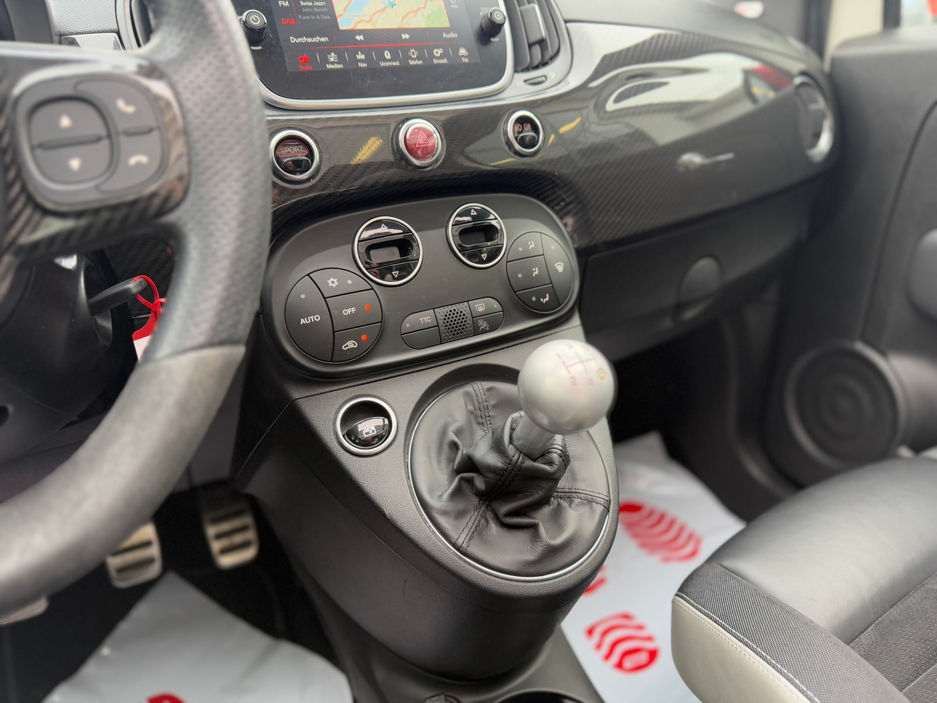 FIAT 695C 1.4 16V Turbo Abarth XSR Yamaha Dualogic-image-17
