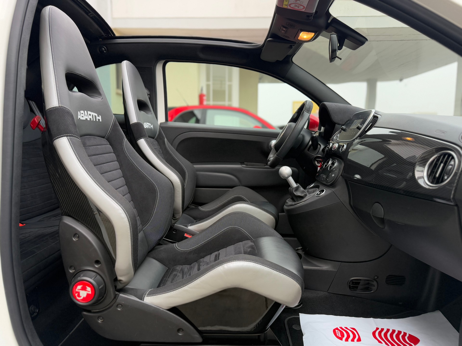 FIAT 695C 1.4 16V Turbo Abarth XSR Yamaha Dualogic-image-13