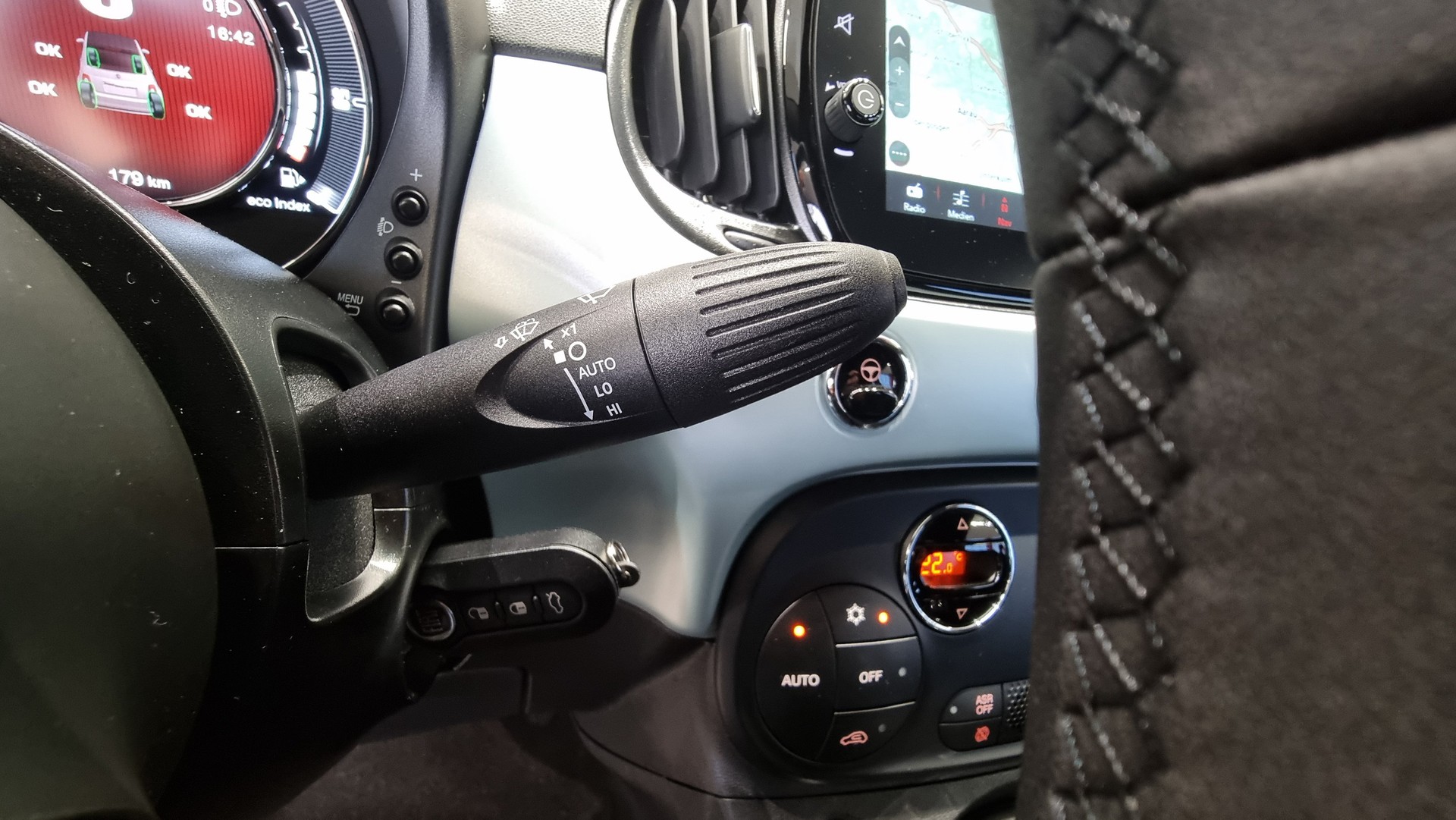 FIAT 500 C 1.0 Hybrid Edizione Speciale-image-12