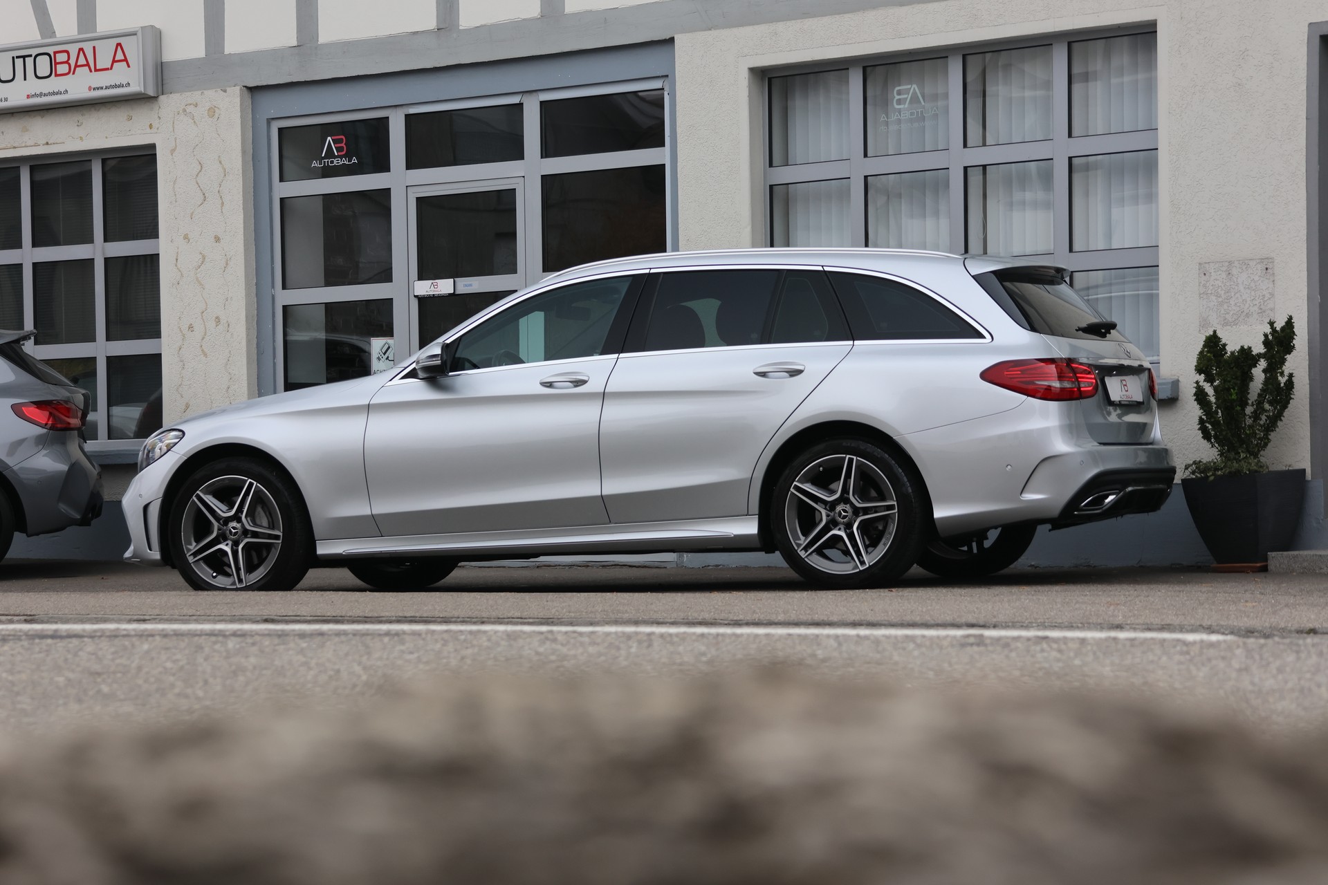 MERCEDES-BENZ C 220 d AMG Line 4Matic 9G-Tronic-image-3