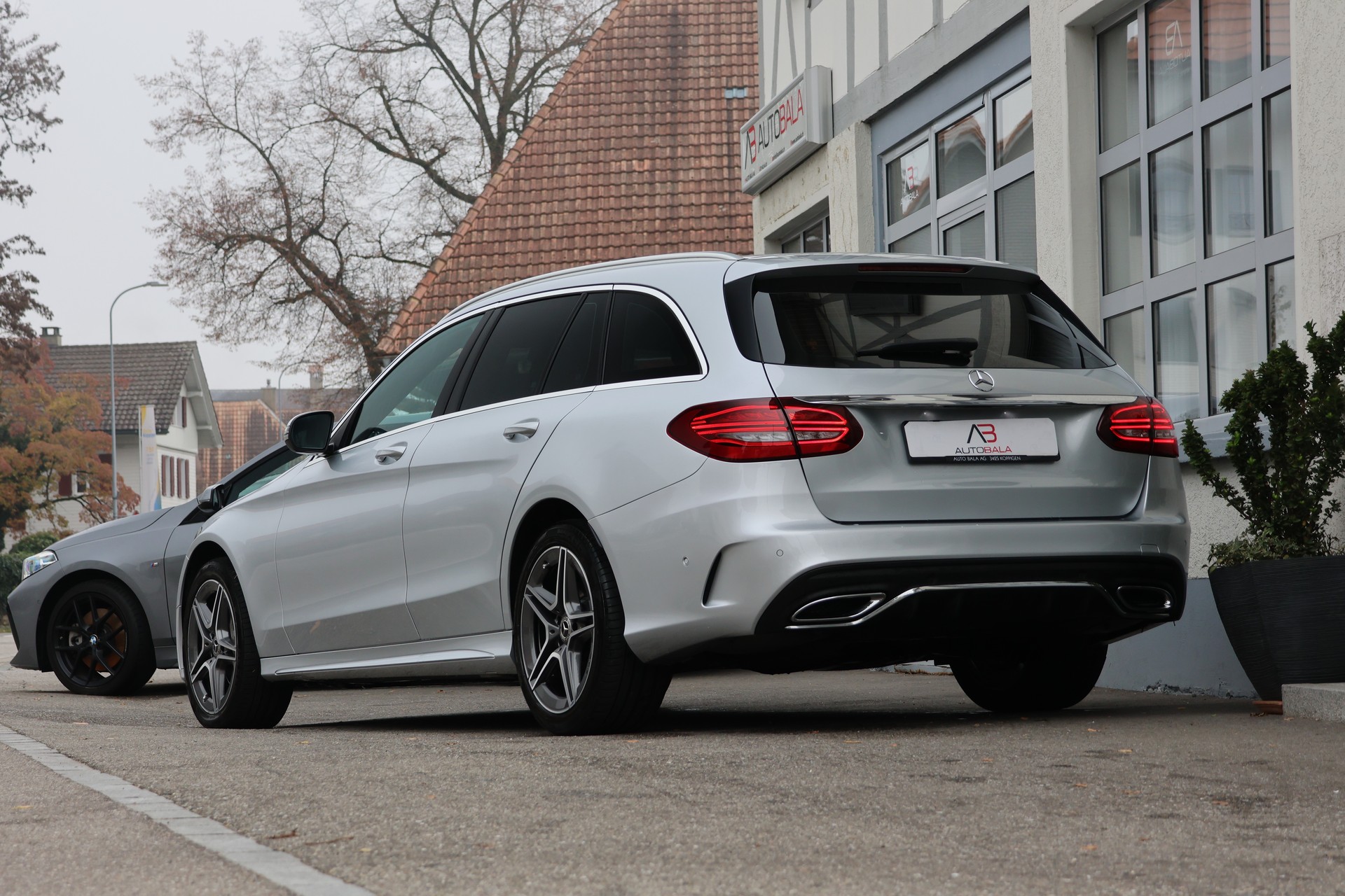 MERCEDES-BENZ C 220 d AMG Line 4Matic 9G-Tronic-image-2