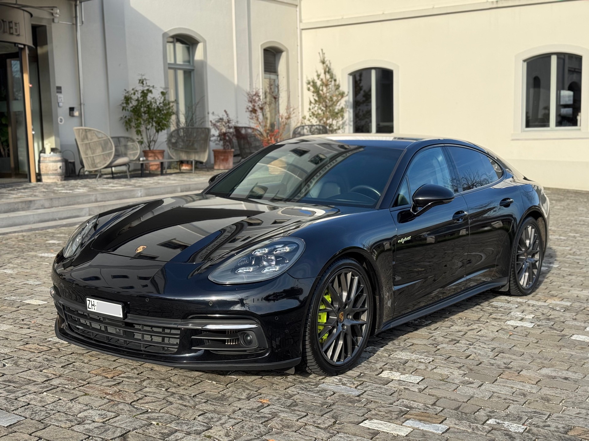PORSCHE Panamera 4 E-Hybrid PDK-image-1