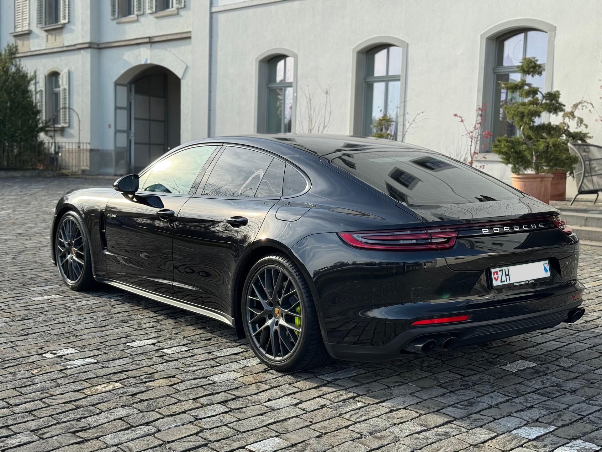 PORSCHE Panamera 4 E-Hybrid PDK-image-2