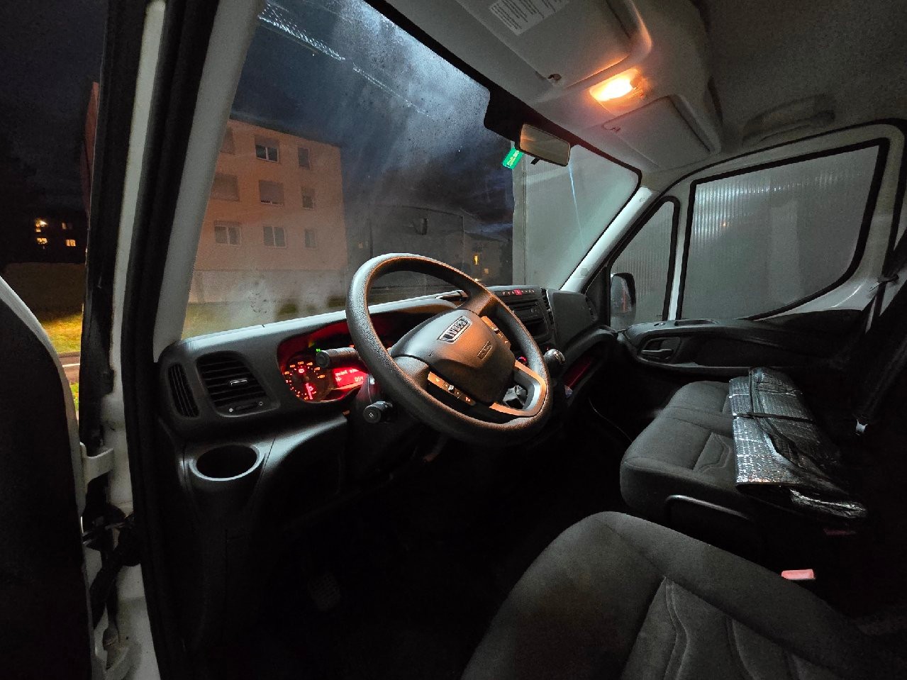 IVECO 35 S 15 D-image-5