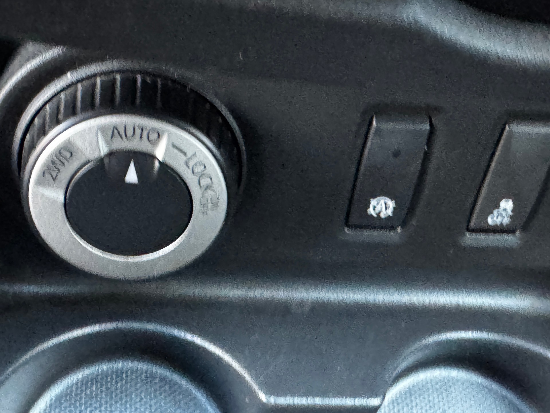 DACIA Duster 1.2 T Lauréate 4x4-image-9