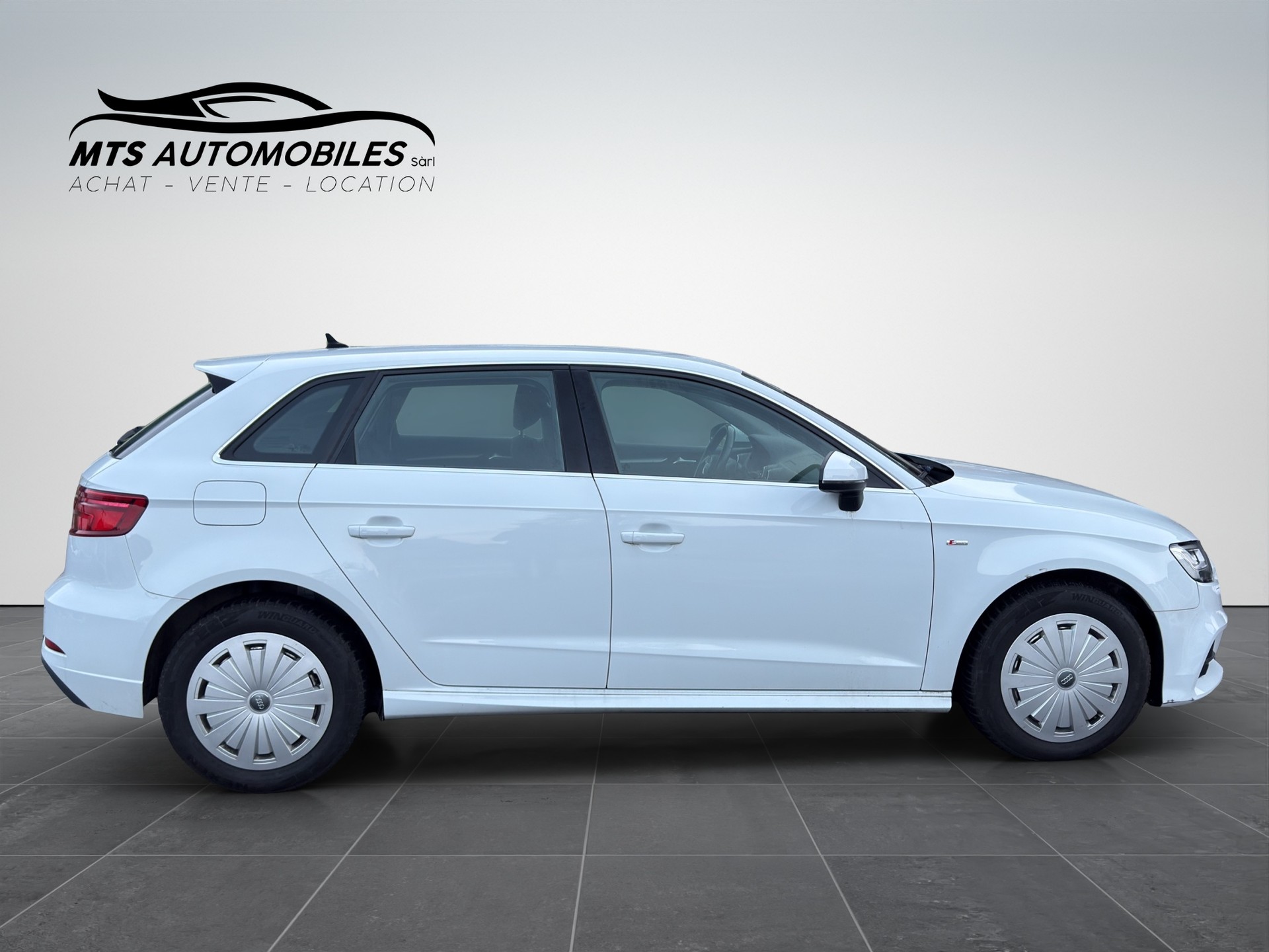 AUDI A3 Sportback 30 TDI S-tronic-image-6