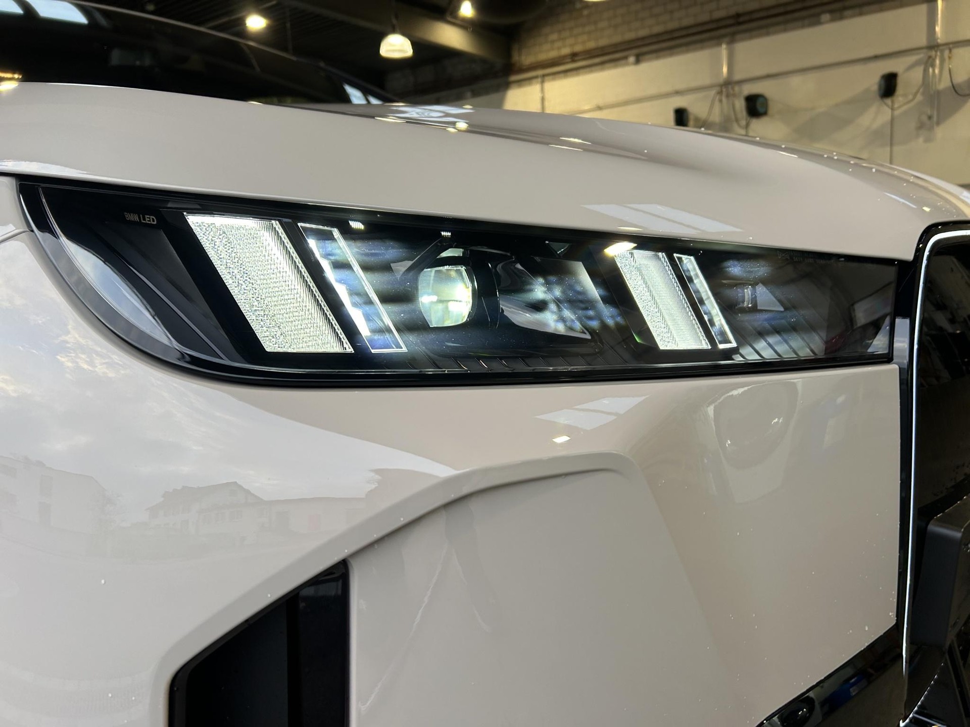 BMW iX xDrive45 M Sport Pro-image-14