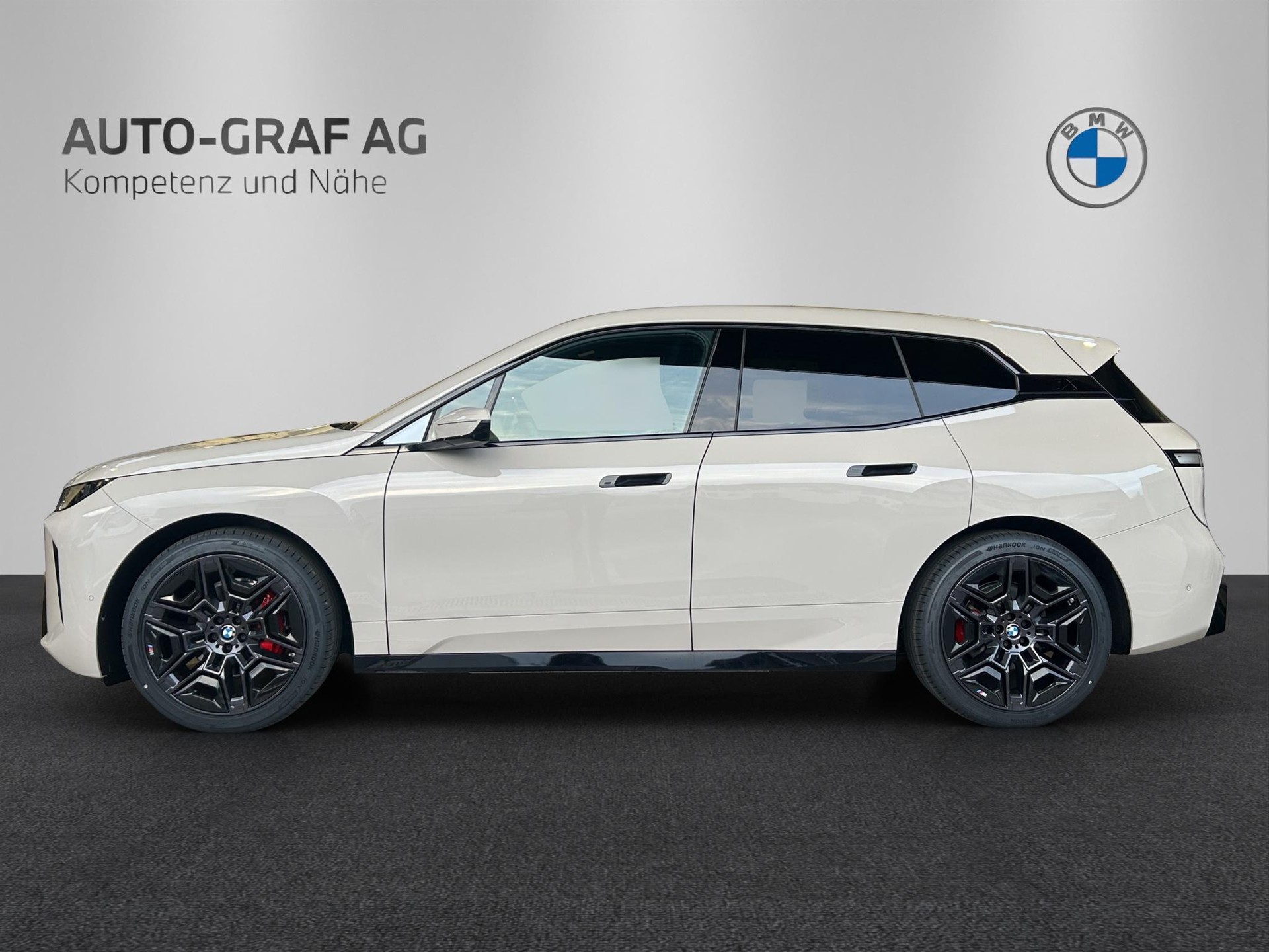 BMW iX xDrive45 M Sport Pro-image-4