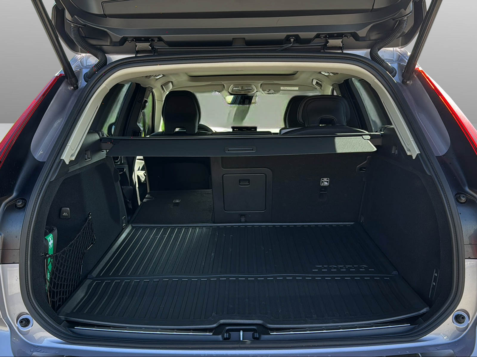 VOLVO XC60 2.0 T6 TE Ultra Dark eAWD-image-15