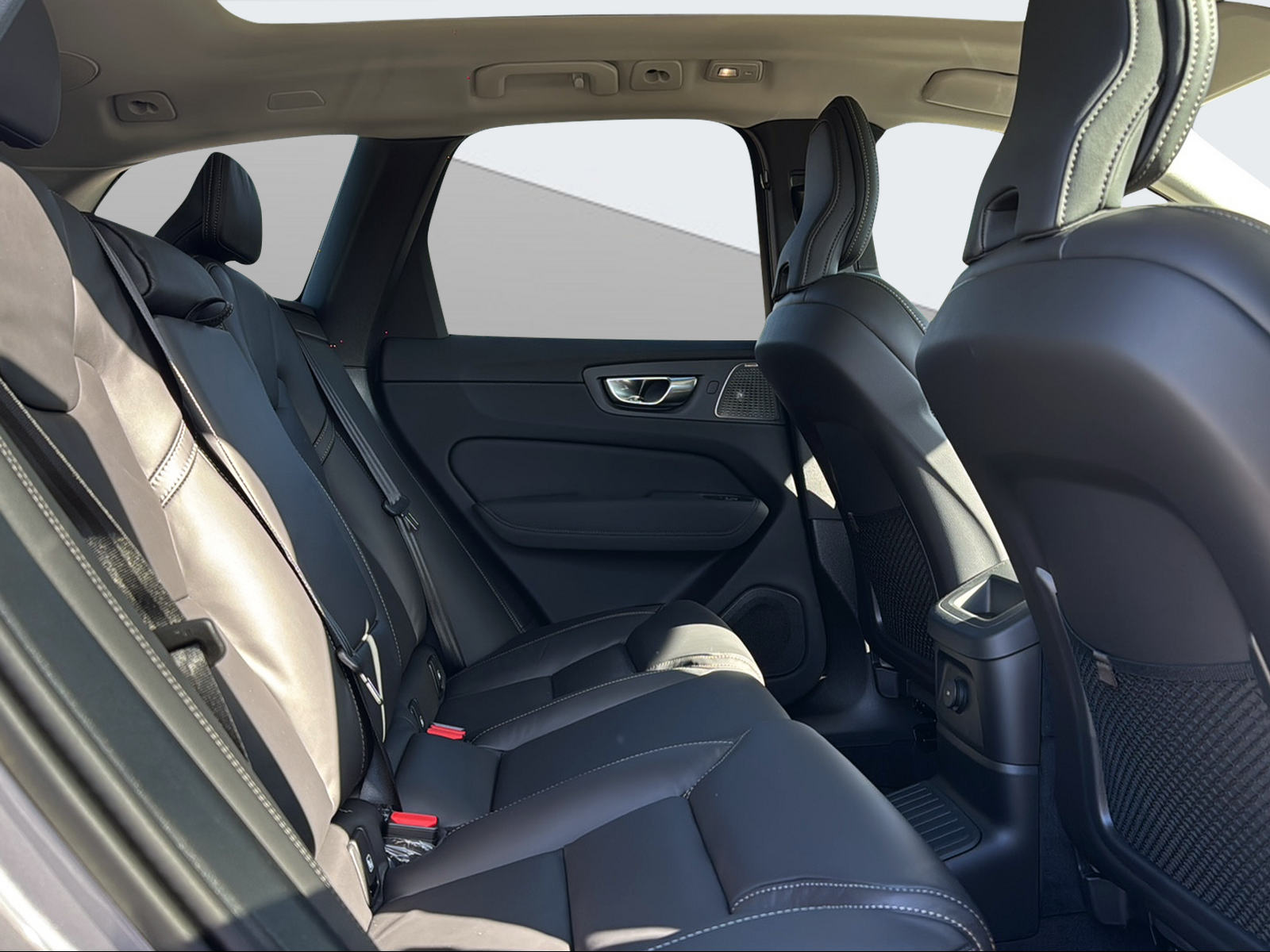 VOLVO XC60 2.0 T6 TE Ultra Dark eAWD-image-10