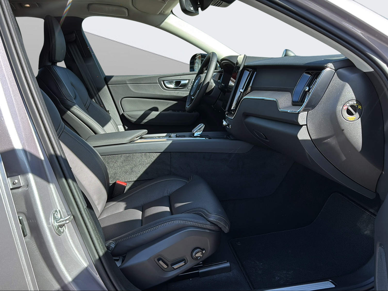 VOLVO XC60 2.0 T6 TE Ultra Dark eAWD-image-14