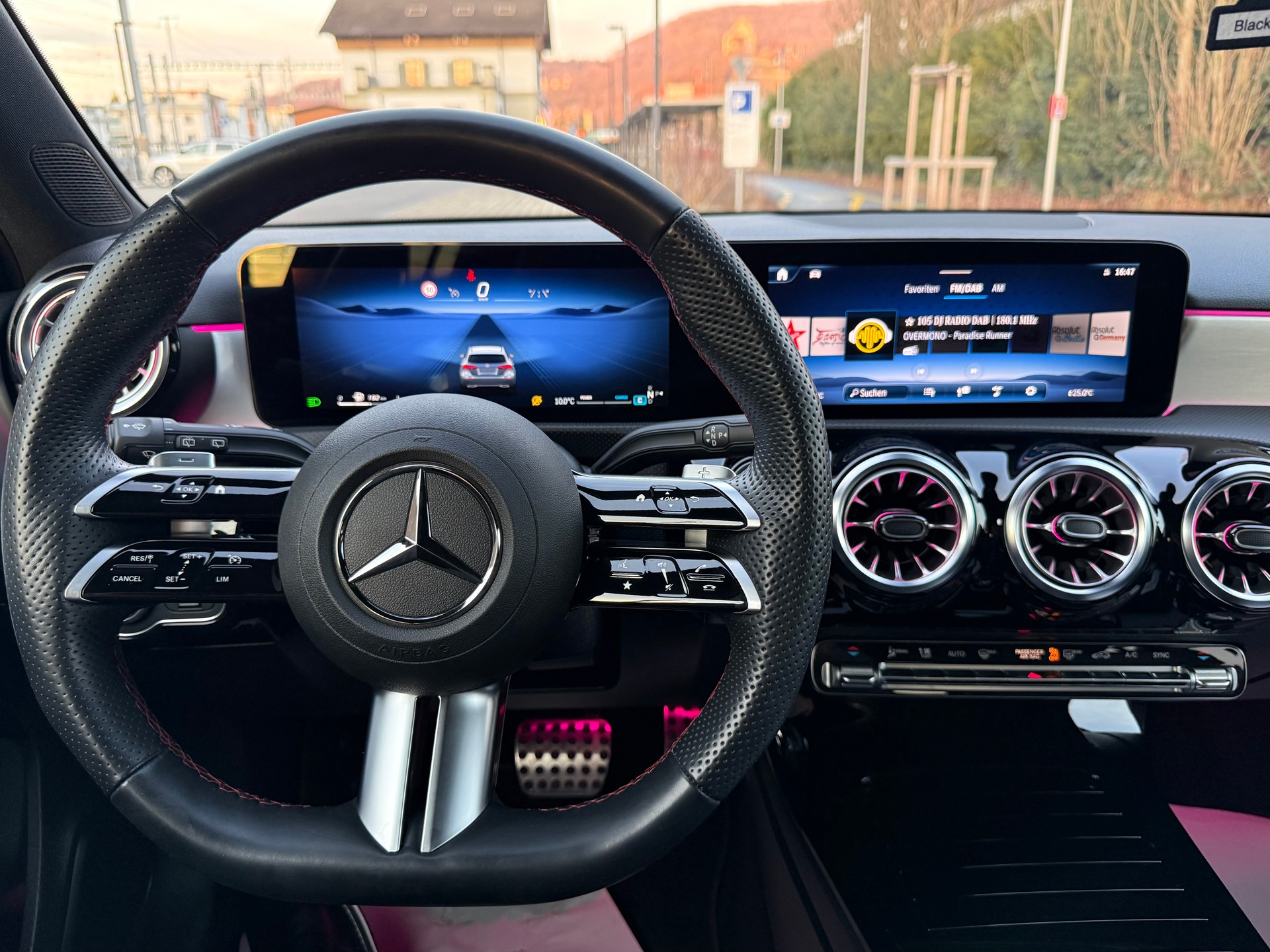MERCEDES-BENZ A 200 AMG Line 7G-DCT-image-6
