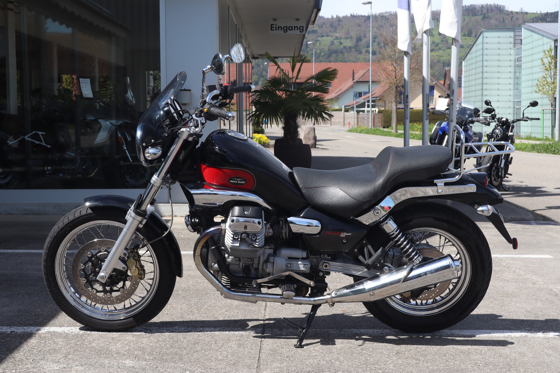 MOTO GUZZI Nevada Classic 750-showroom-element-3