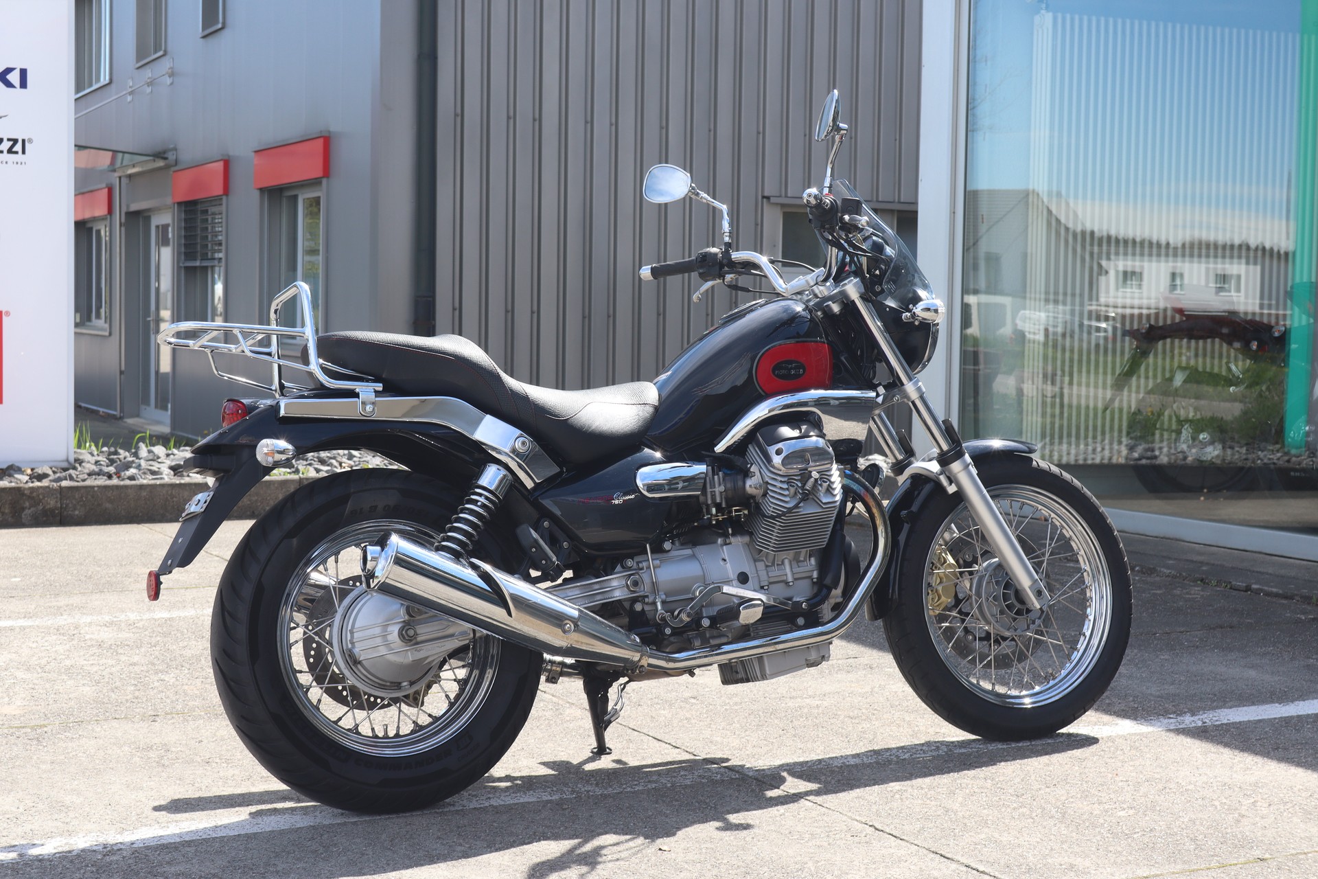 MOTO GUZZI Nevada Classic 750-showroom-element-2