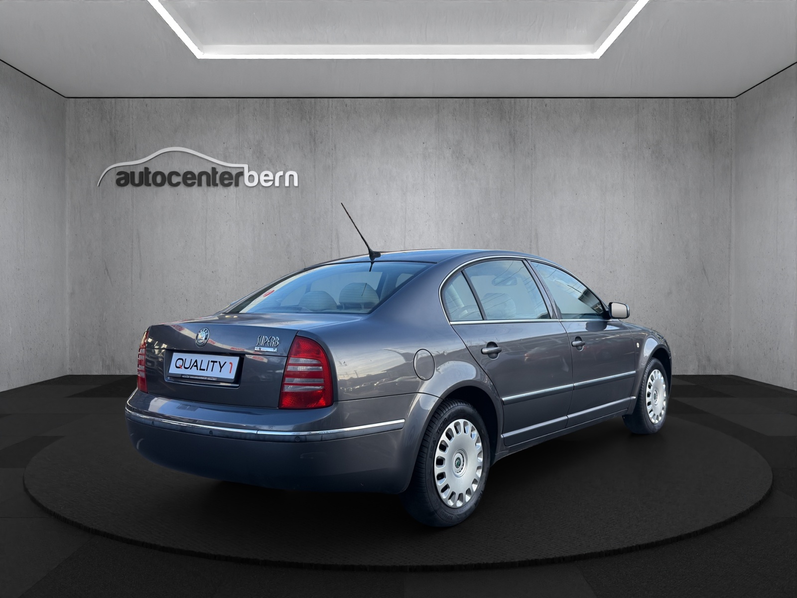 SKODA Superb 1.8 Turbo Classic-image-6