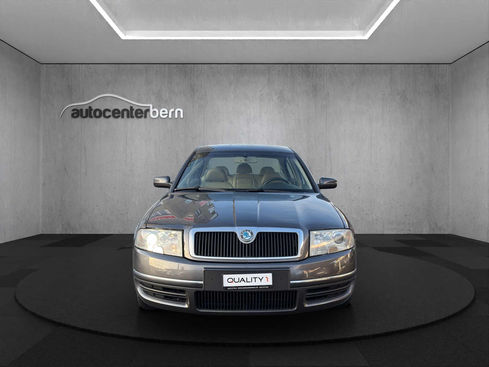 SKODA Superb 1.8 Turbo Classic-image-1