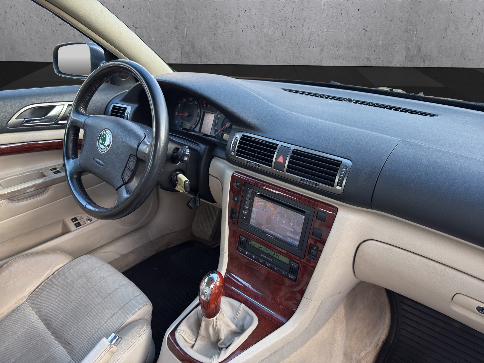 SKODA Superb 1.8 Turbo Classic-image-10