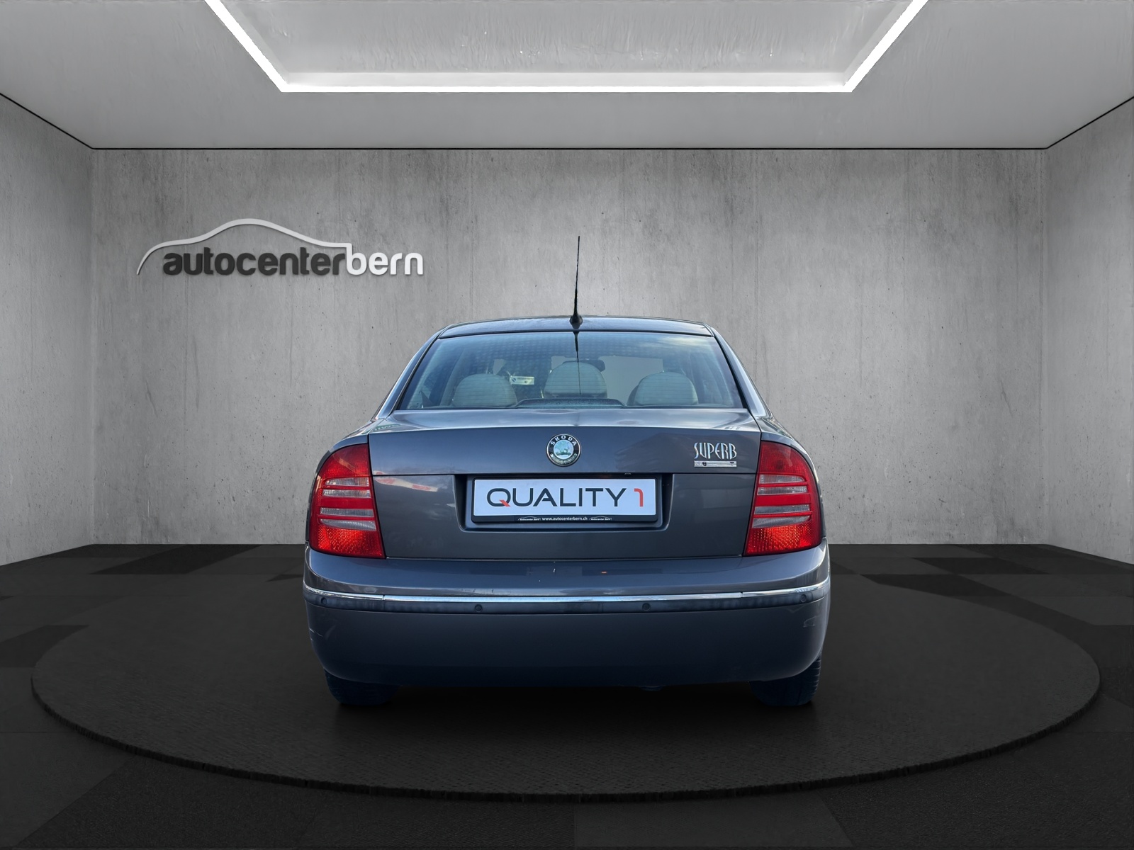 SKODA Superb 1.8 Turbo Classic-image-5