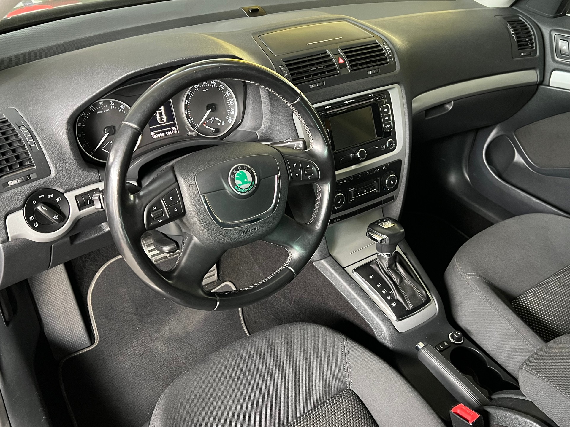SKODA Octavia Combi 2.0 TDI AllDrive 4x4 Automat-image-10