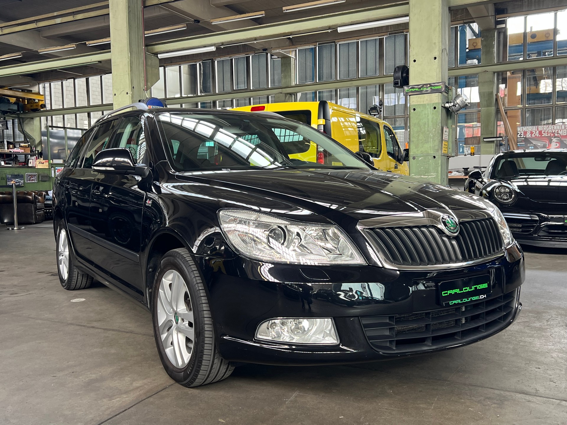 SKODA Octavia Combi 2.0 TDI AllDrive 4x4 Automat-image-14