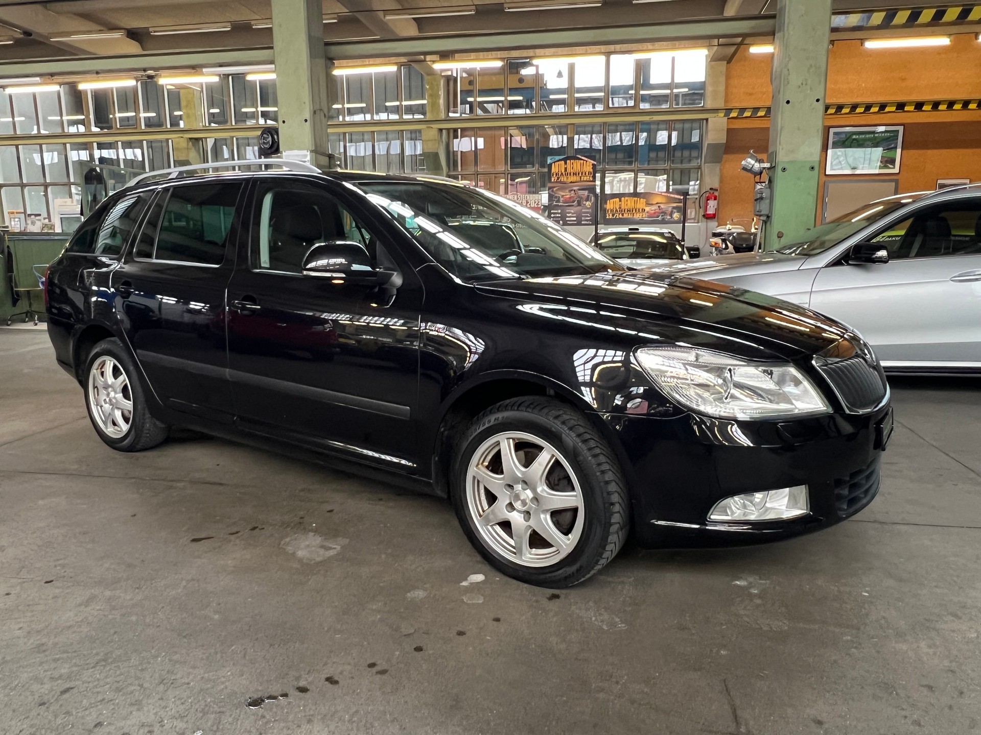 SKODA Octavia Combi 2.0 TDI AllDrive 4x4 Automat-image-16