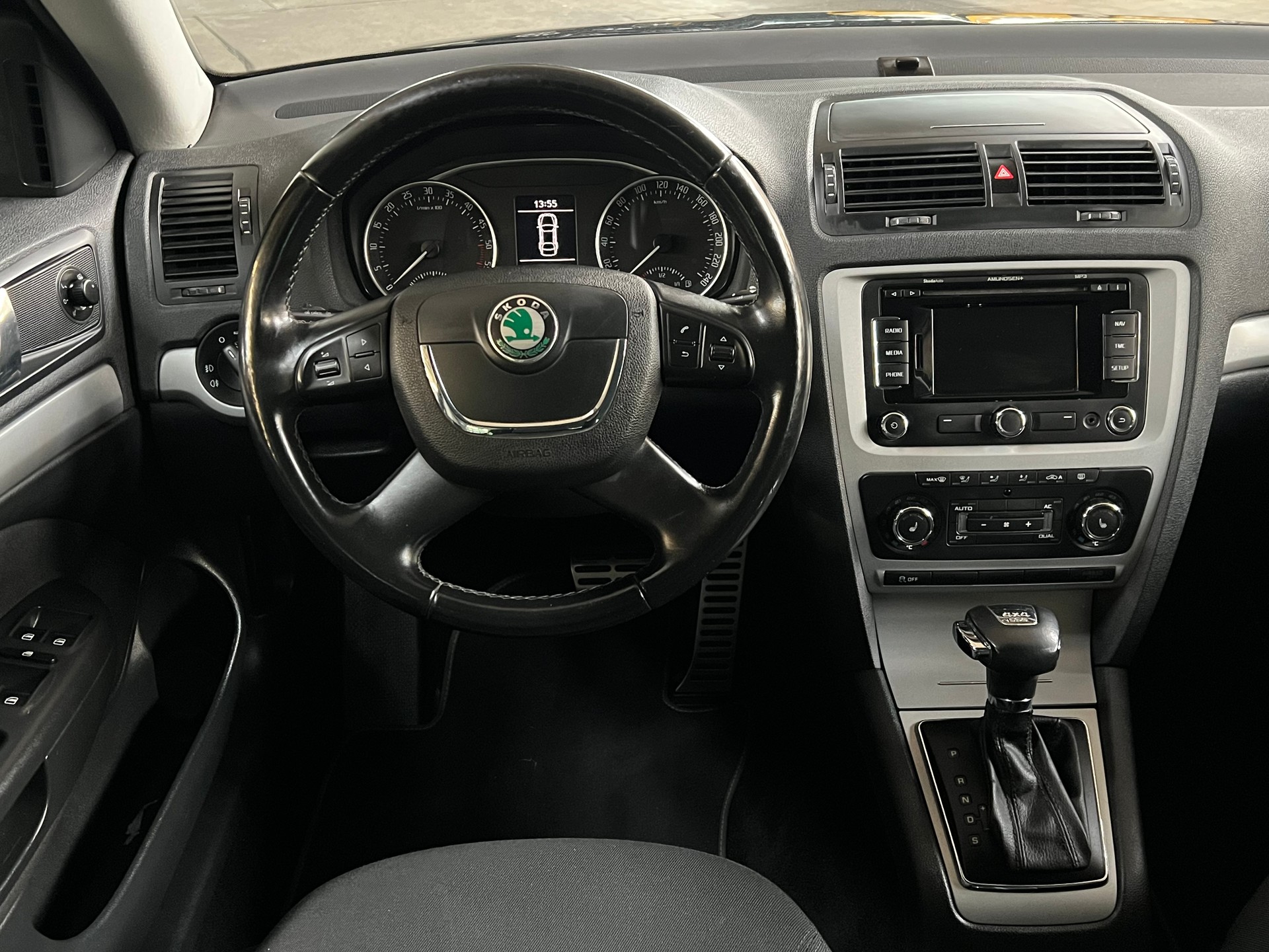 SKODA Octavia Combi 2.0 TDI AllDrive 4x4 Automat-image-7