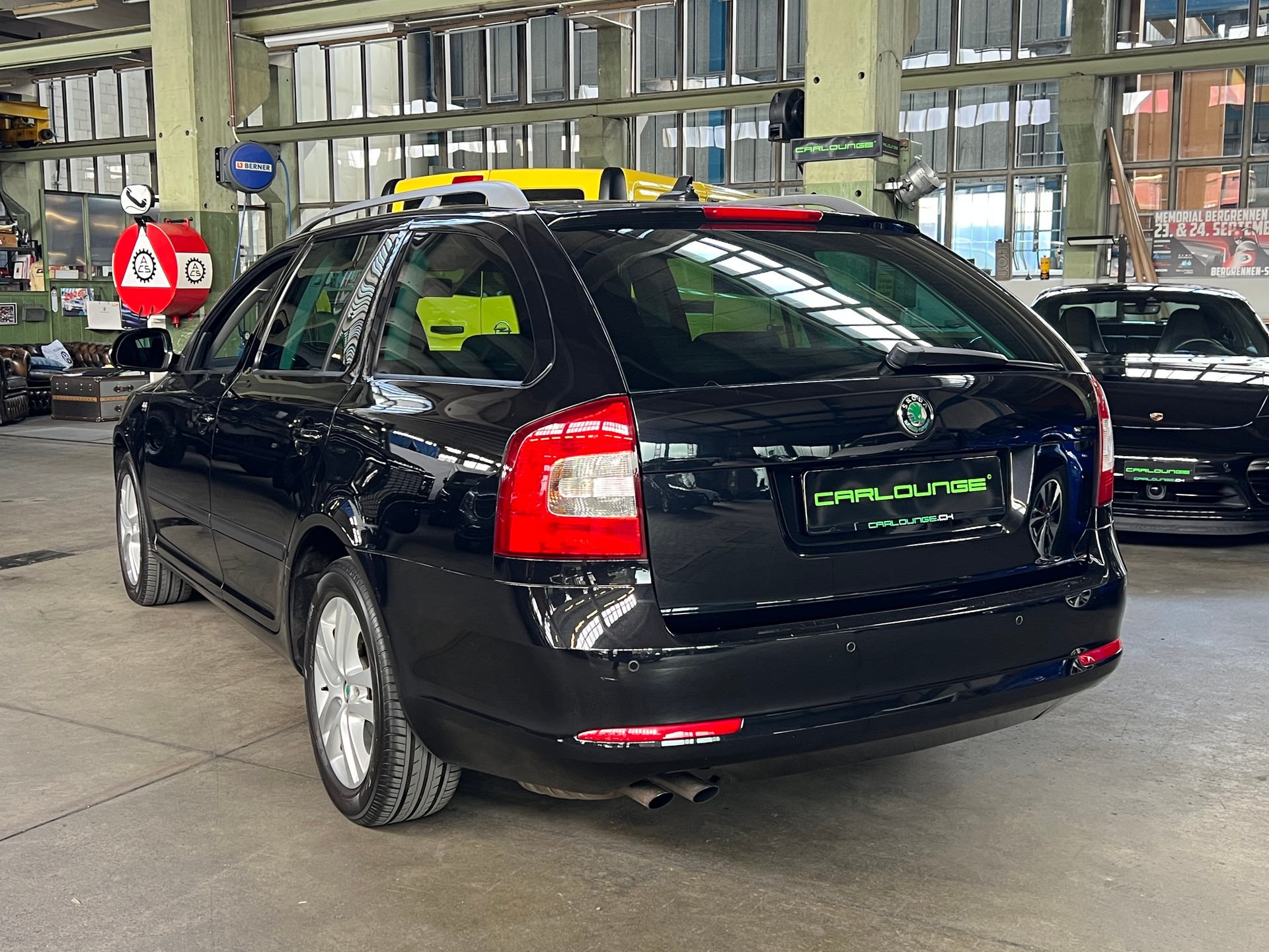 SKODA Octavia Combi 2.0 TDI AllDrive 4x4 Automat-image-1