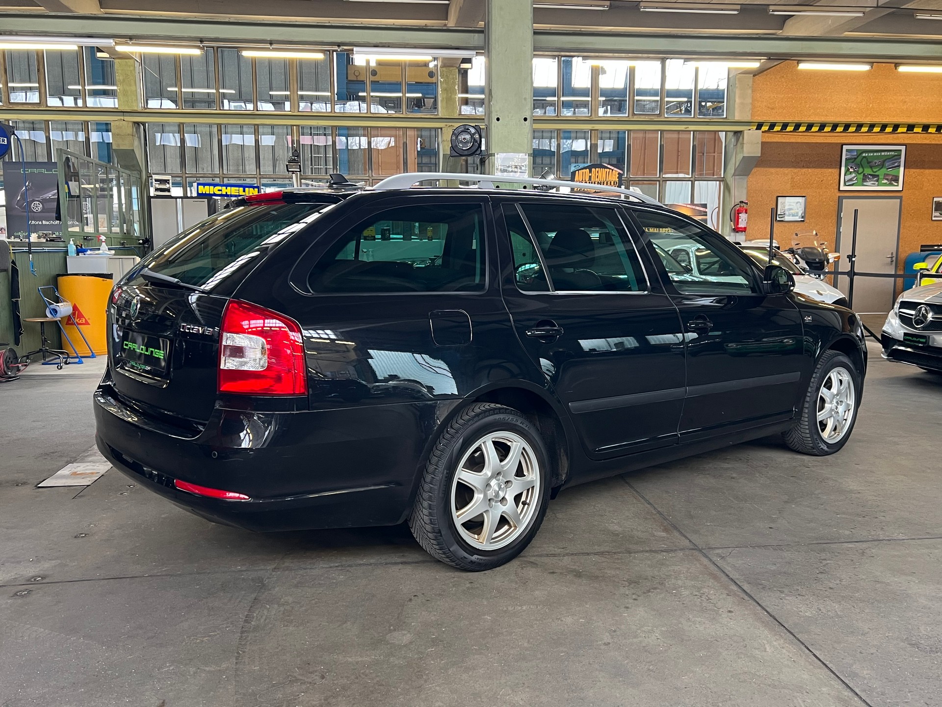 SKODA Octavia Combi 2.0 TDI AllDrive 4x4 Automat-image-18