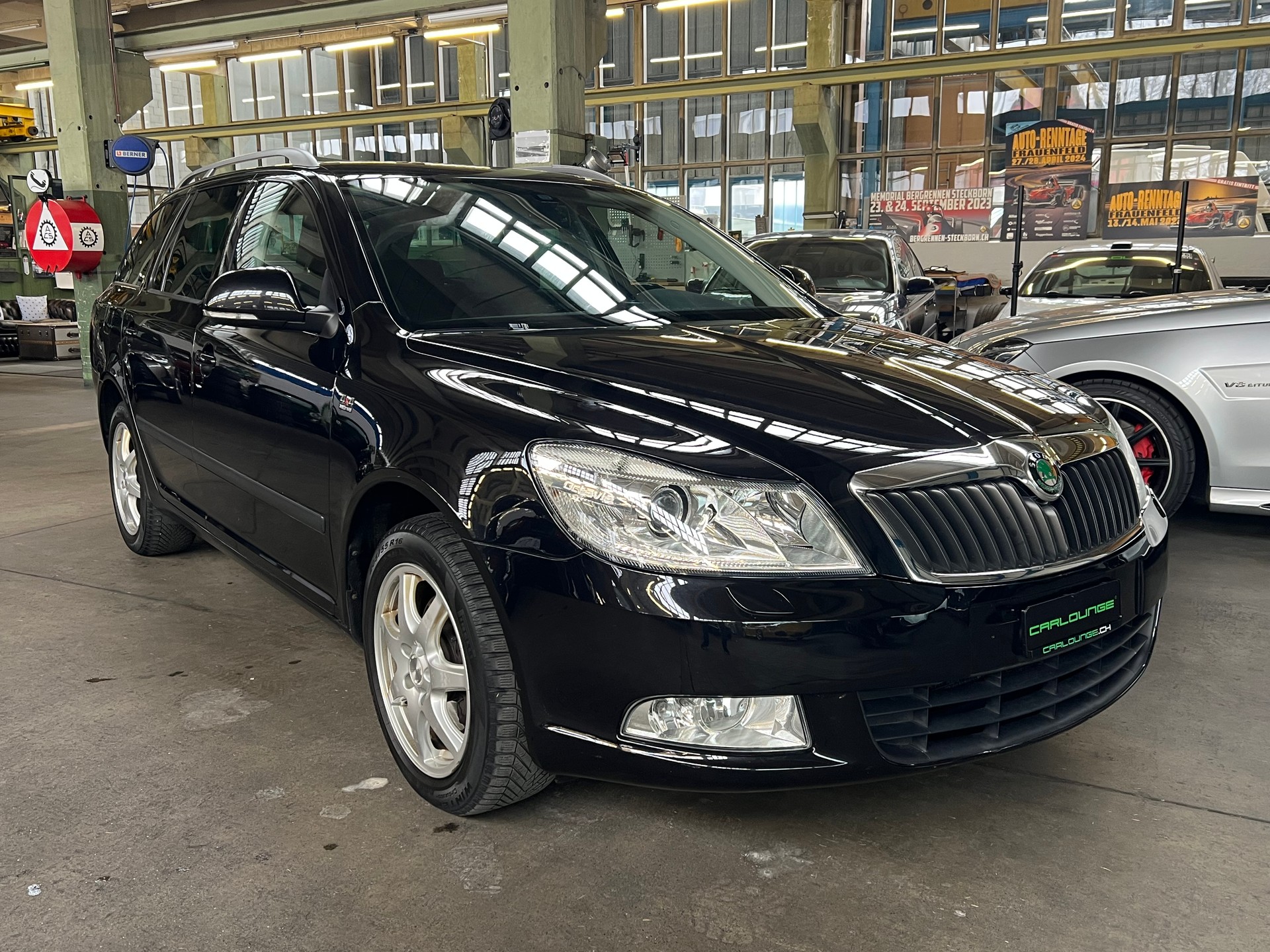 SKODA Octavia Combi 2.0 TDI AllDrive 4x4 Automat-image-0