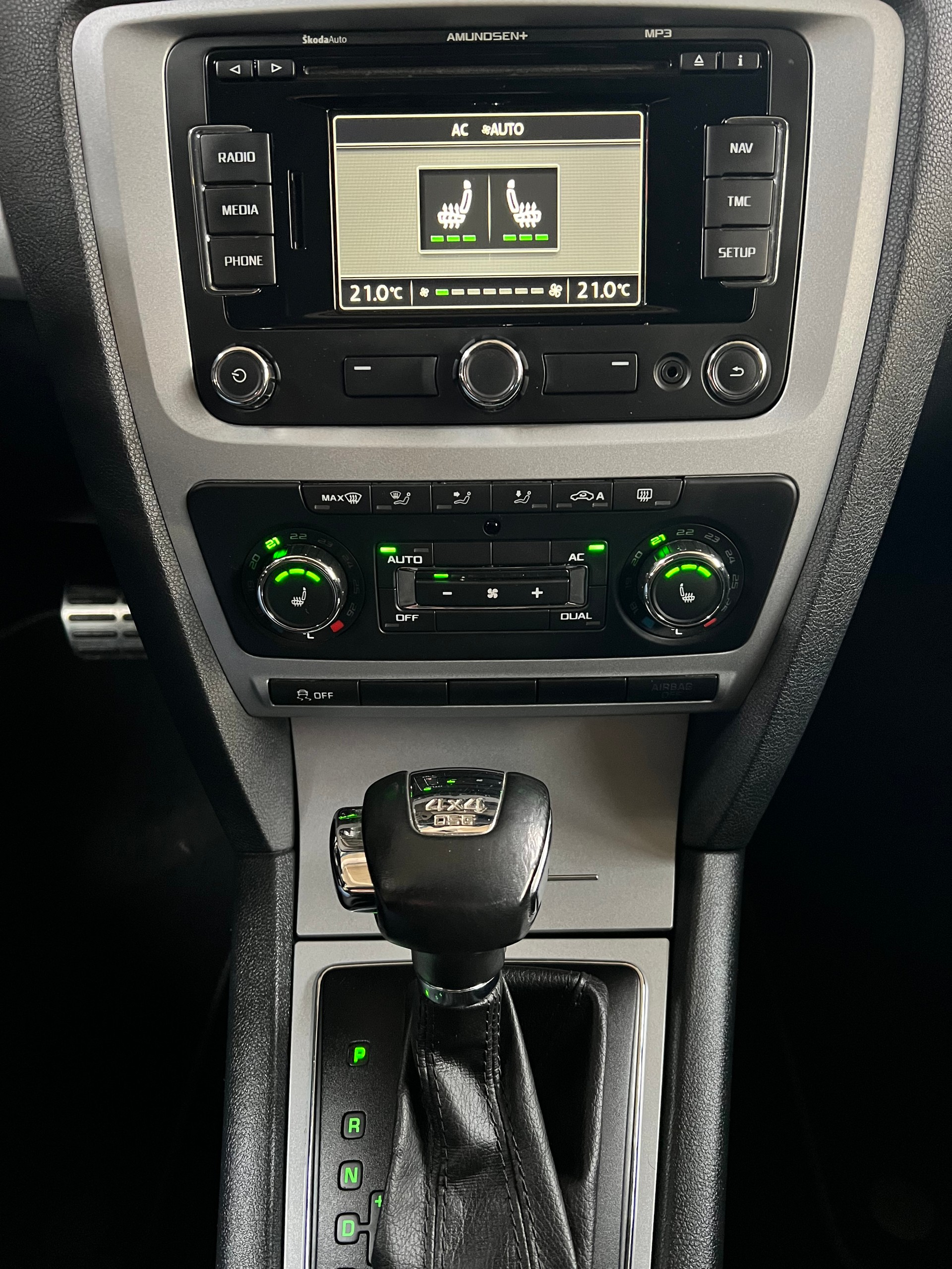 SKODA Octavia Combi 2.0 TDI AllDrive 4x4 Automat-image-6