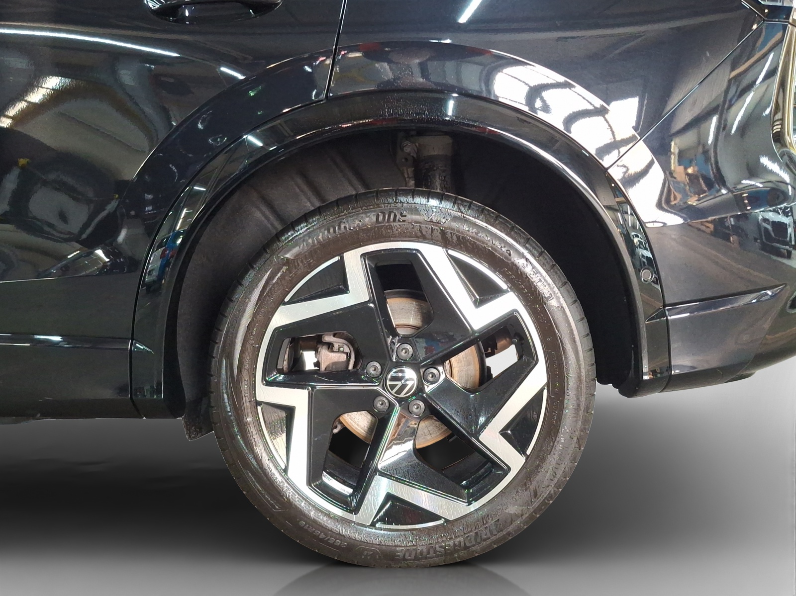 VW Tiguan 2.0 TDI SCR R-Line 4Motion DSG-image-13