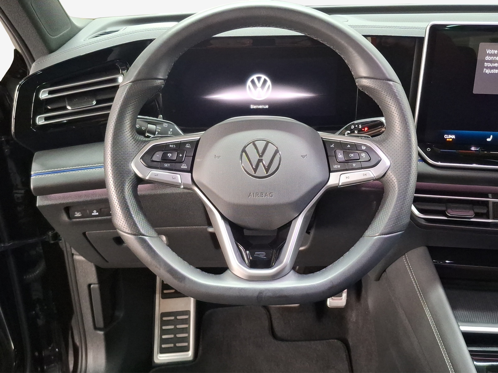 VW Tiguan 2.0 TDI SCR R-Line 4Motion DSG-image-9
