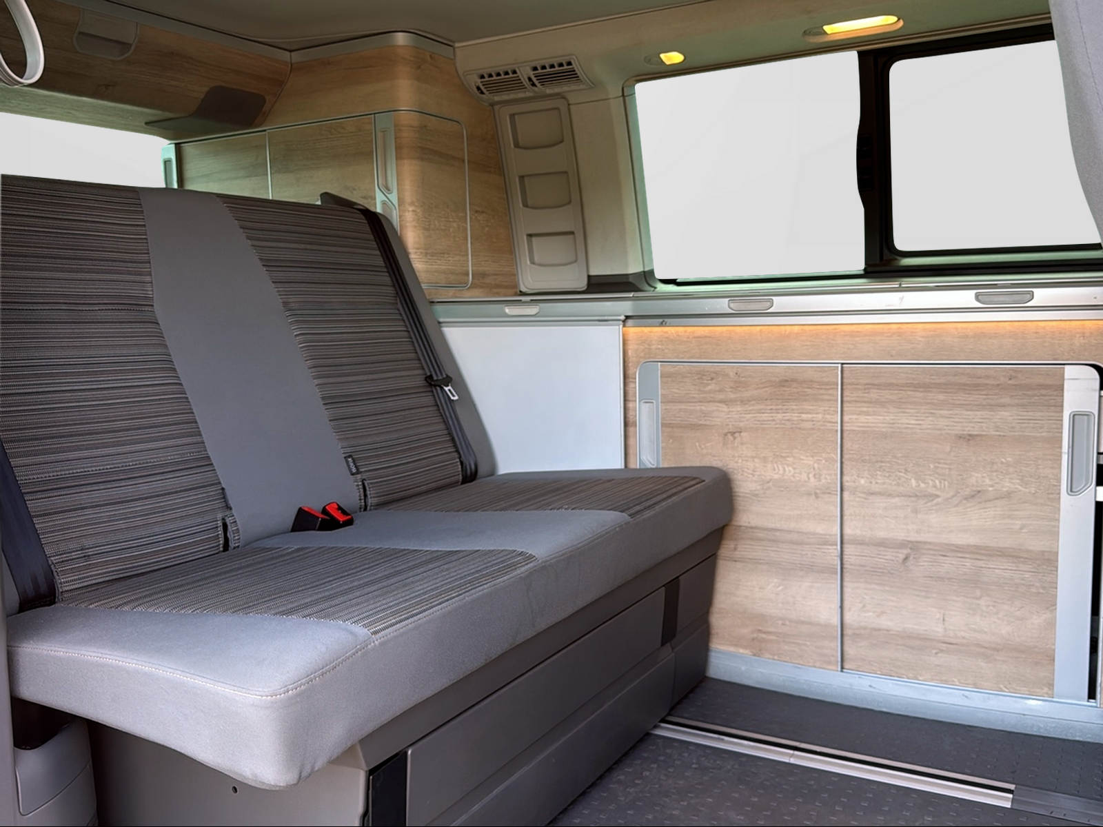 VW T6.1 California 2.0 TDI Coast Liberty DSG-image-4