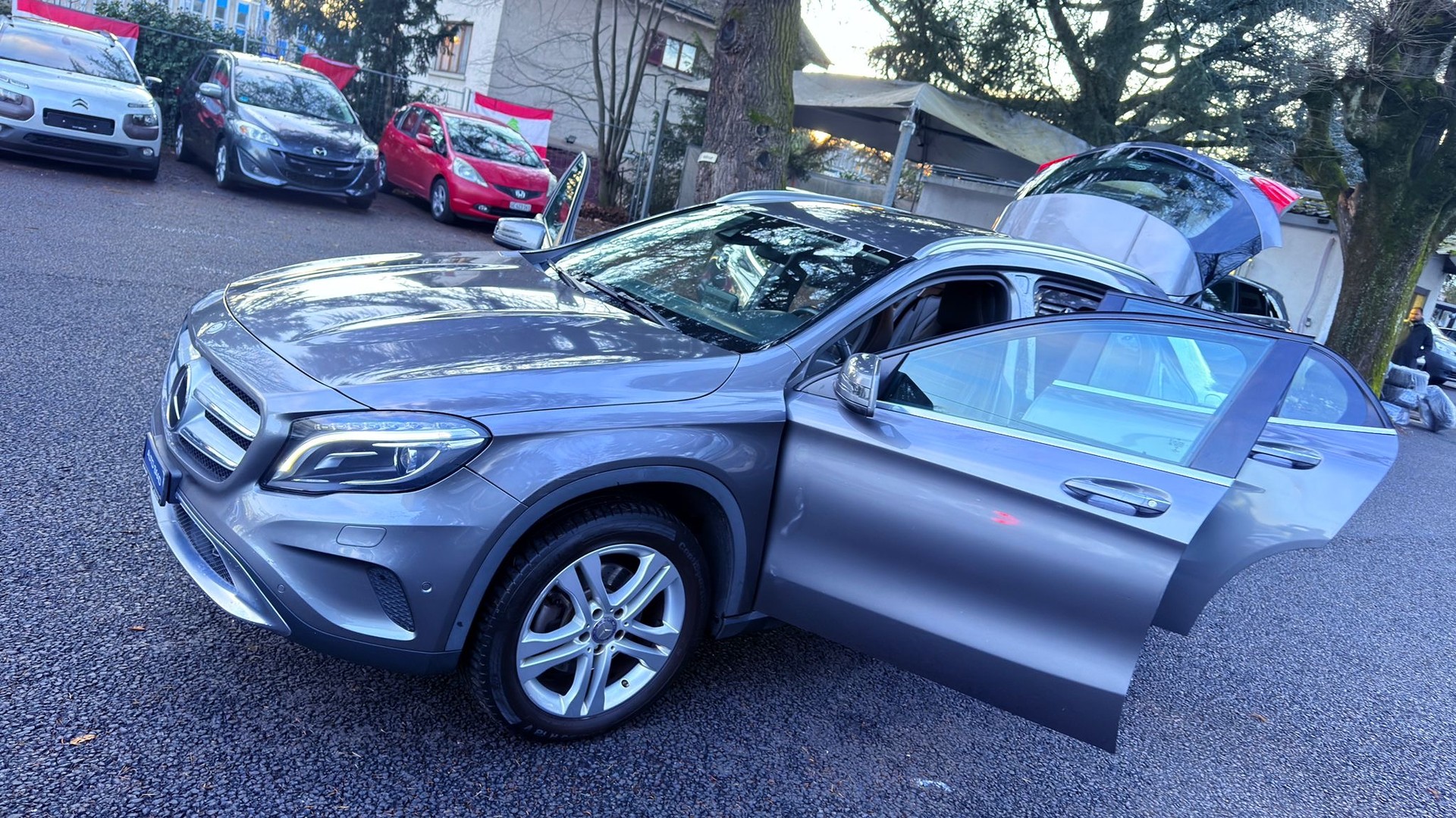 MERCEDES-BENZ GLA 250 Urban 4Matic 7G-DCT-image-11